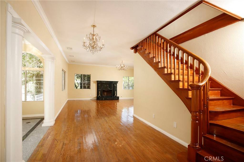 Los Angeles, CA 90041,4915 El Canto DR