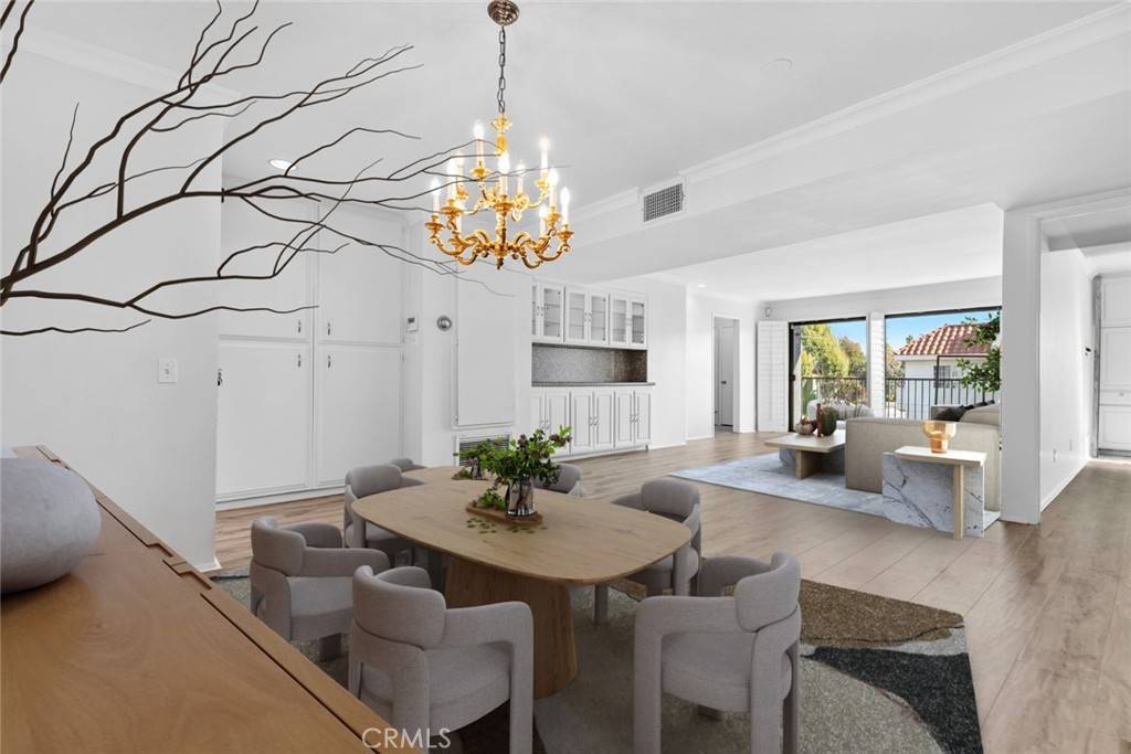 Sherman Oaks, CA 91403,14804 Magnolia #6