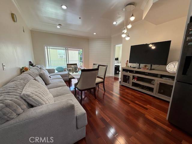 Los Angeles, CA 90020,332 S Serrano Ave #101