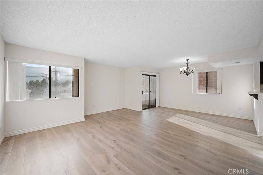 La Crescenta, CA 91214,3105 Montrose AVE #4