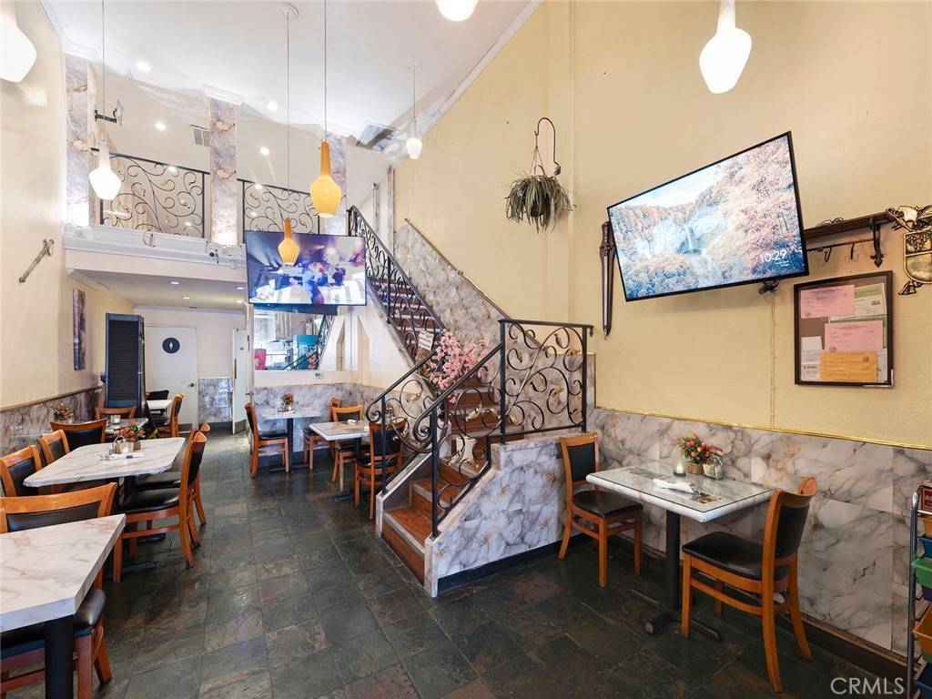 Burbank, CA 91502,138 N San Fernando BLVD