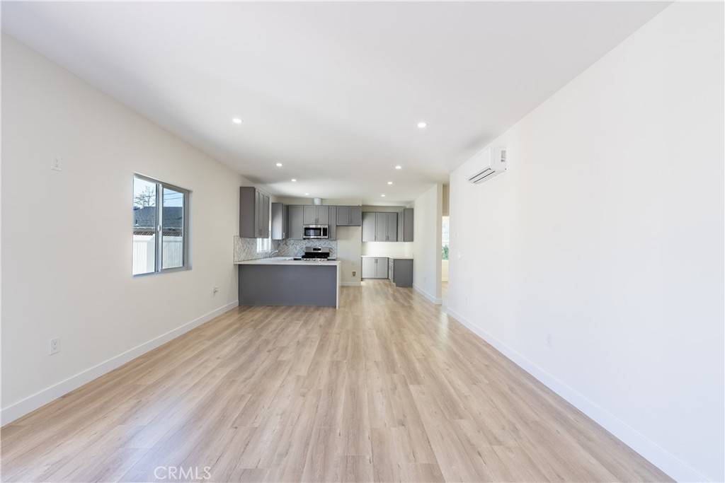 Burbank, CA 91505,2131 N Pepper