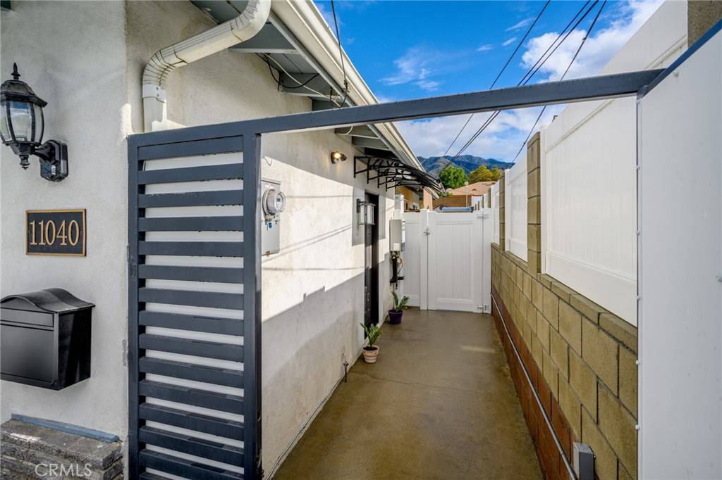 Sunland, CA 91040,11040 Nassau