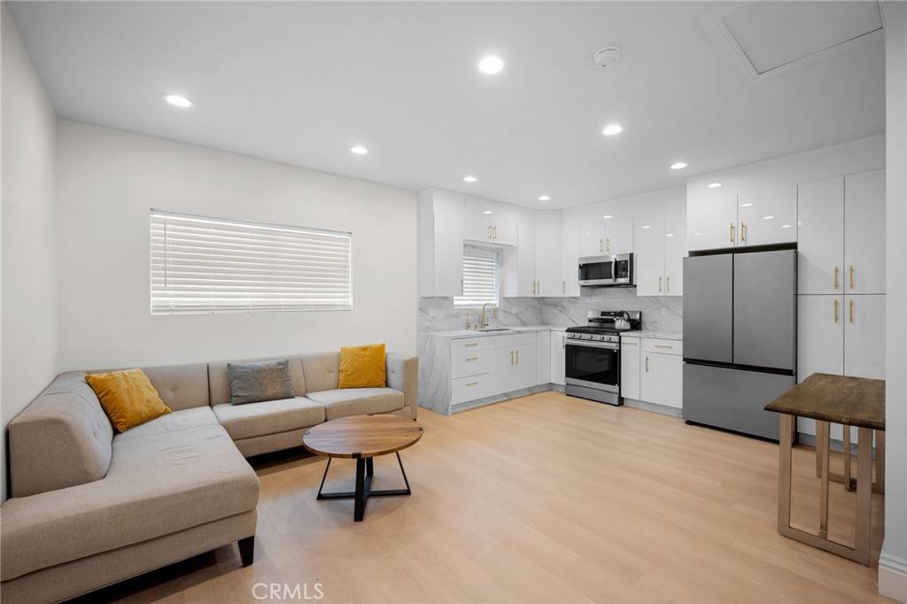 Sunland, CA 91040,11040 Nassau