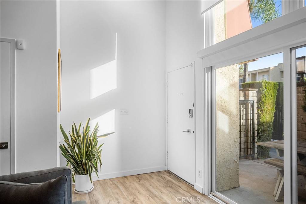 Encino, CA 91316,5435 Yarmouth #7