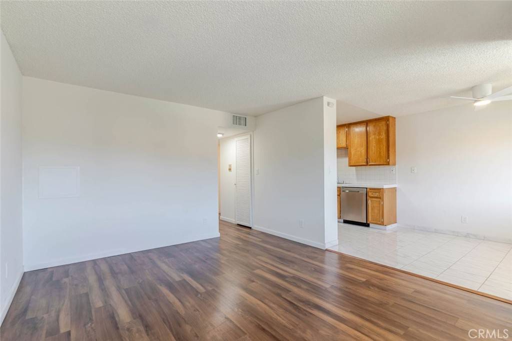 Glendale, CA 91205,909 E Chevy Chase #9