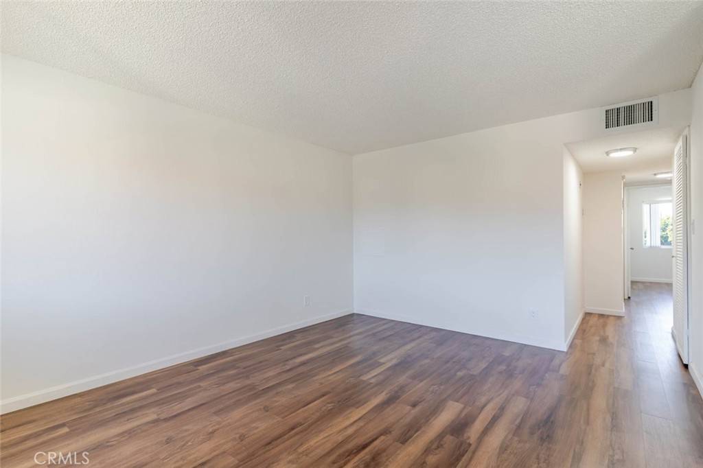 Glendale, CA 91205,909 E Chevy Chase #9