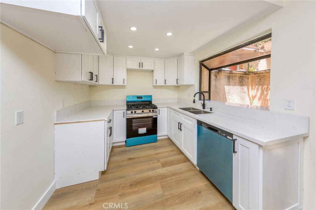 North Hills, CA 91343,15035 Nordhoff ST #115