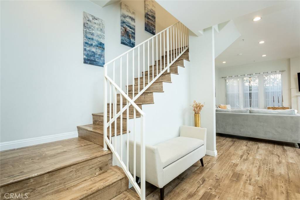 La Crescenta, CA 91214,3960 Pennsylvania AVE #107