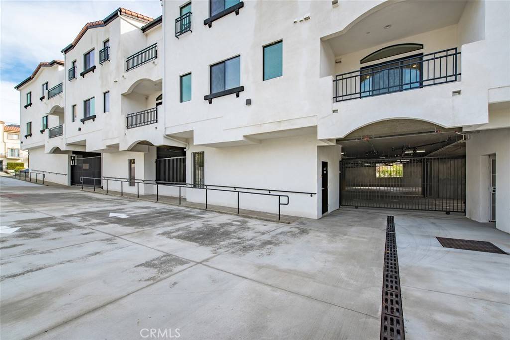 Montrose, CA 91020,2340 Montrose AVE #303