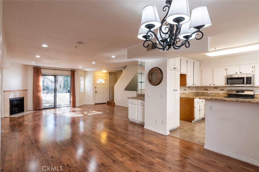 La Crescenta, CA 91214,2930 Montrose AVE #102