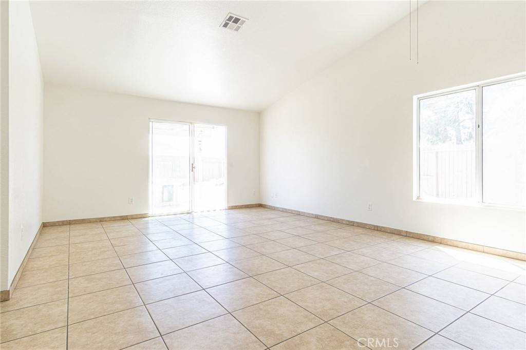 Adelanto, CA 92301,14343 Duke