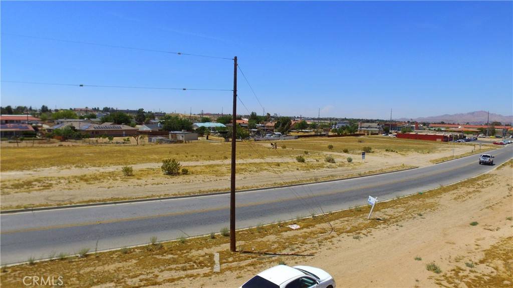 Hesperia, CA 92345,39914351 Jacaranda AVE