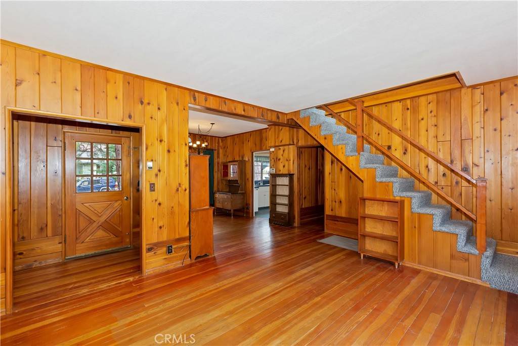 Wrightwood, CA 92397,804 Evergreen RD