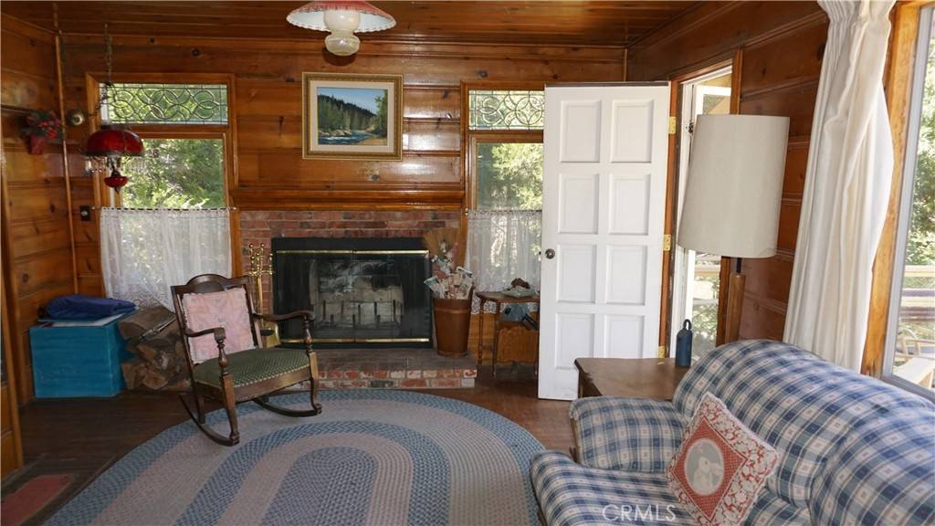 Twin Peaks, CA 92391,832 Glen View LN