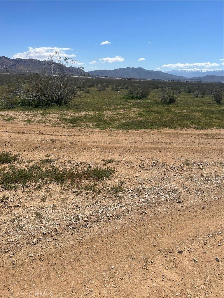 Apple Valley, CA 92307,0 Commanche 0463-372-03-0000