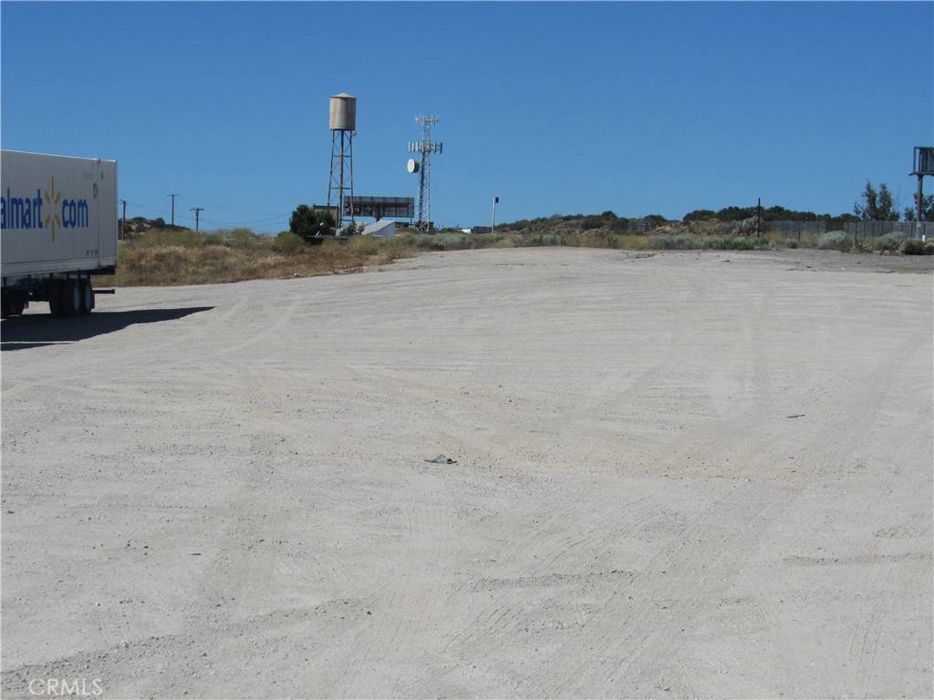 Hesperia, CA 92344,5940 Mariposa RD