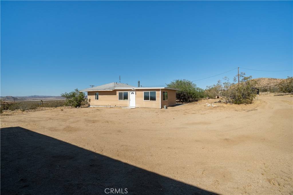 Johnson Valley, CA 92285,50471 Cholla RD