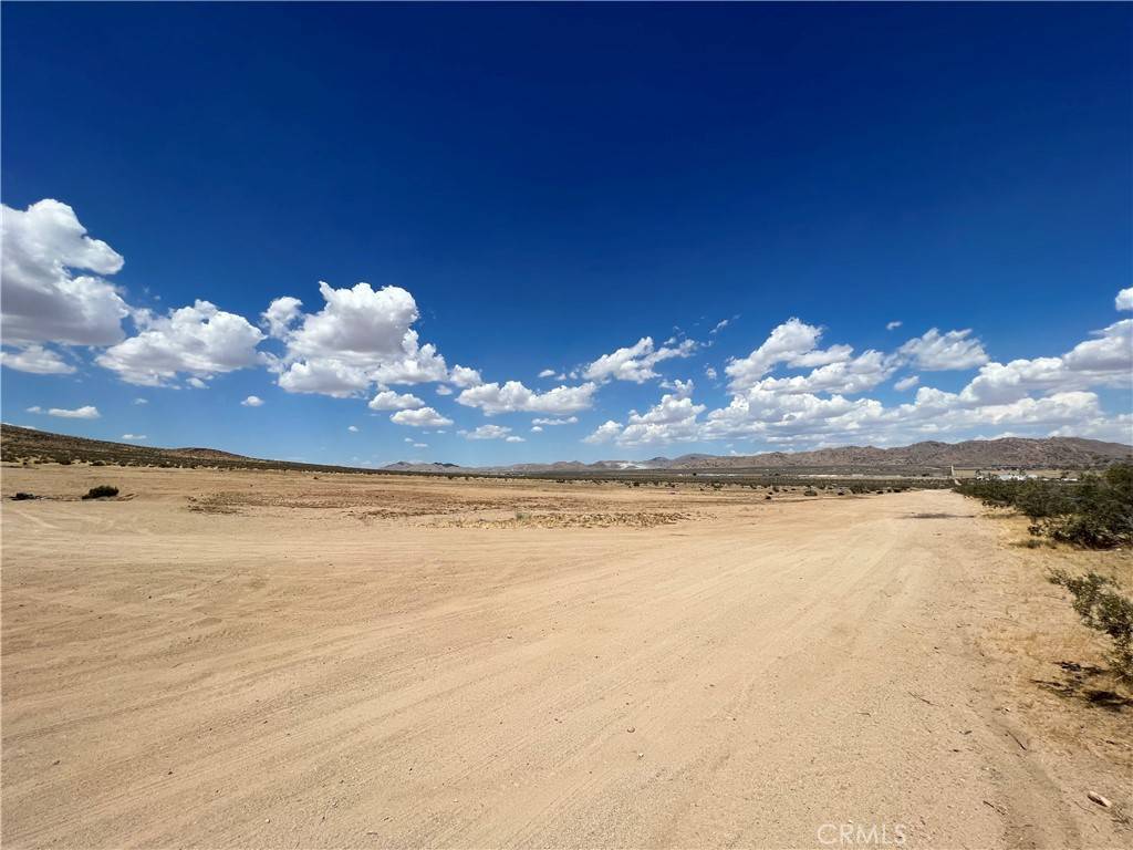 Apple Valley, CA 92307,0 Falchion Rd.