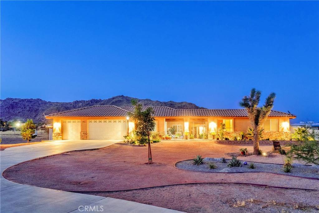 Apple Valley, CA 92307,16323 Shirwaun RD