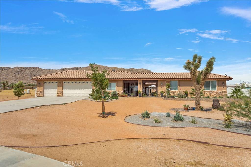Apple Valley, CA 92307,16323 Shirwaun RD