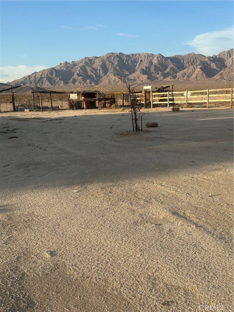 29 Palms, CA 92277,88020 Amboy Rd