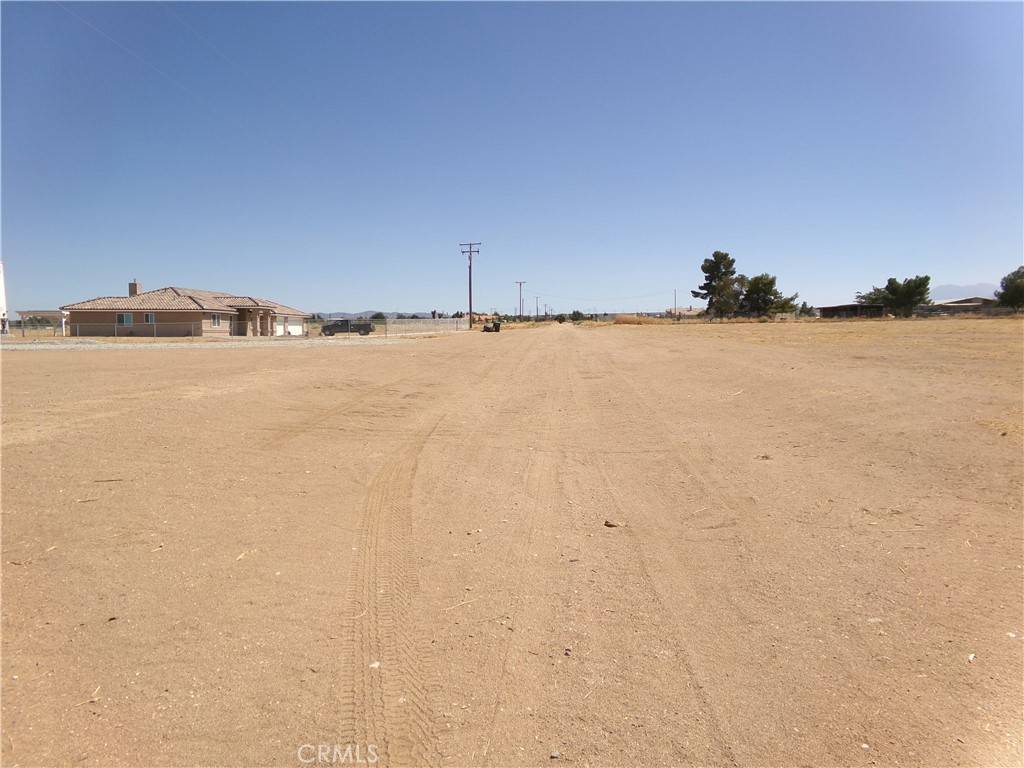 Phelan, CA 92371,9176 Arrowhead RD