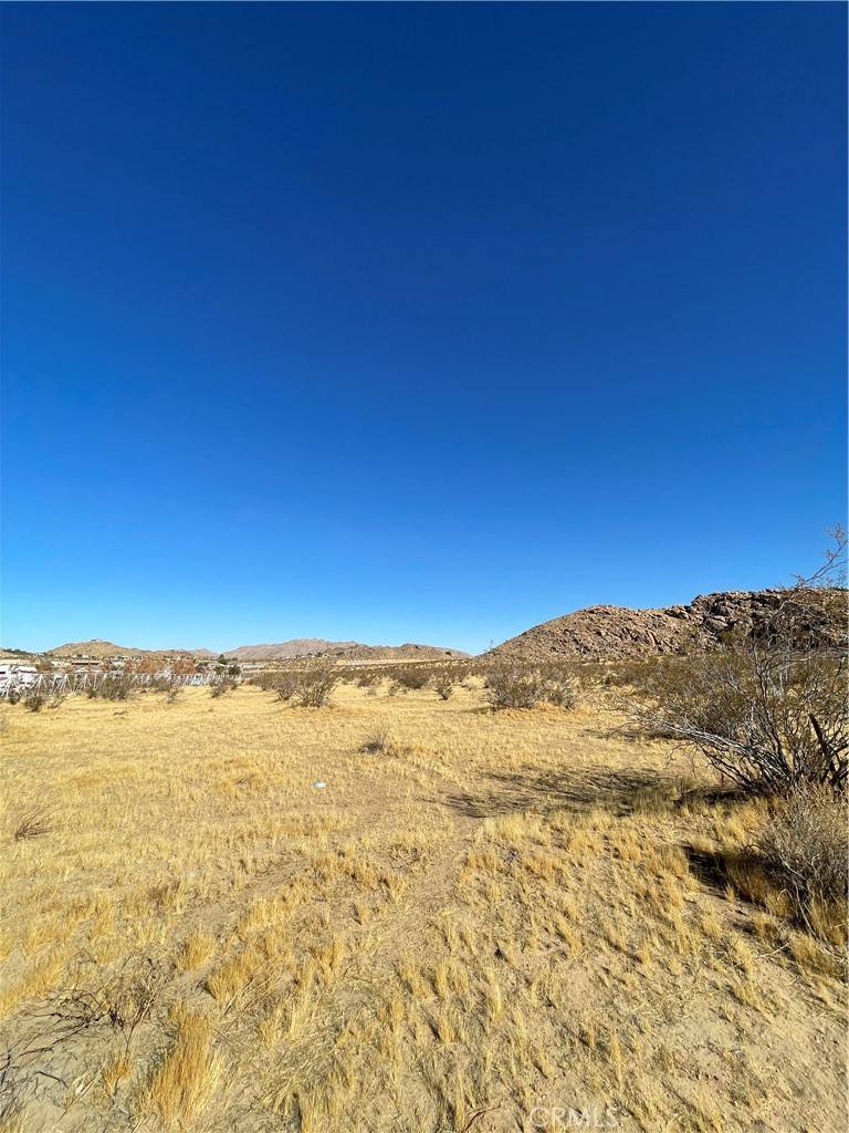 Apple Valley, CA 92307,0 Esaws AVE