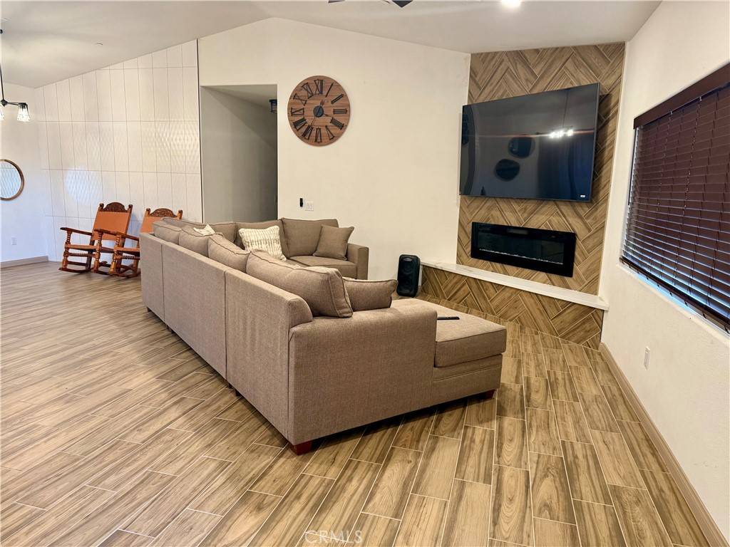 Hesperia, CA 92345,7164 Kingsley AVE