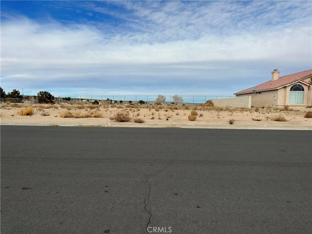 Helendale, CA 92342,14018 Topmast DR