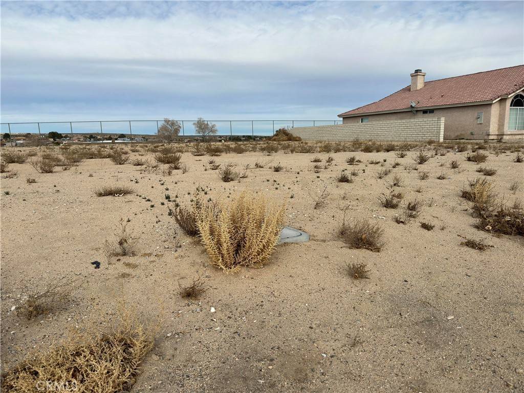 Helendale, CA 92342,14018 Topmast DR