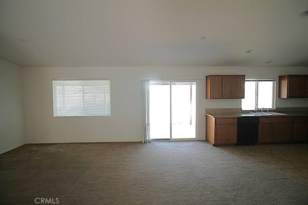 Barstow, CA 92311,913 Wren CT