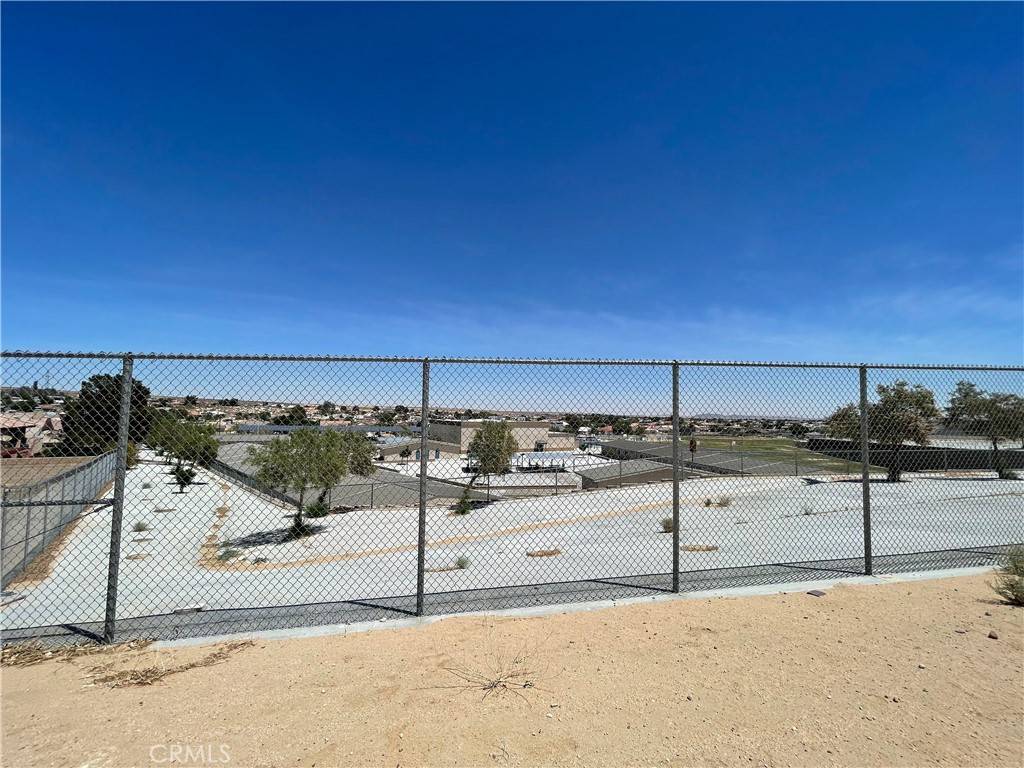 Helendale, CA 92342,14008 Topmast DR