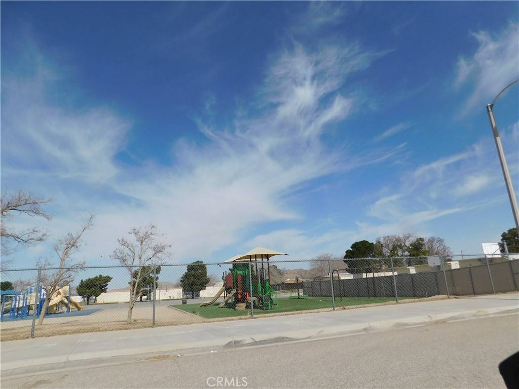 Lake Los Angeles, CA 93536,6 Avenue M