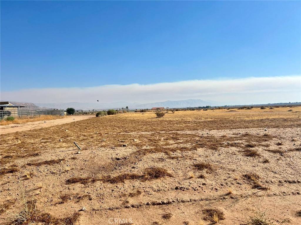 Victorville, CA 92395,15048 Loves LN