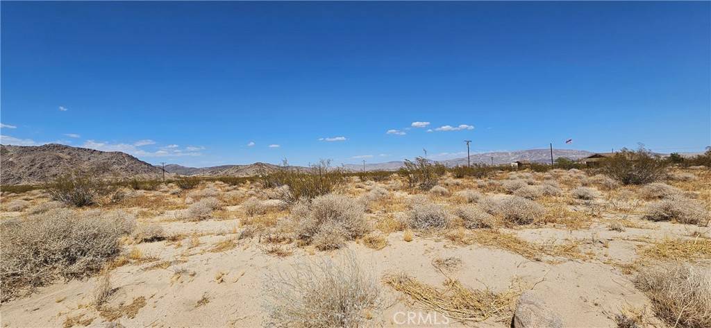 Landers, CA 92285,800 Mikiska BLVD