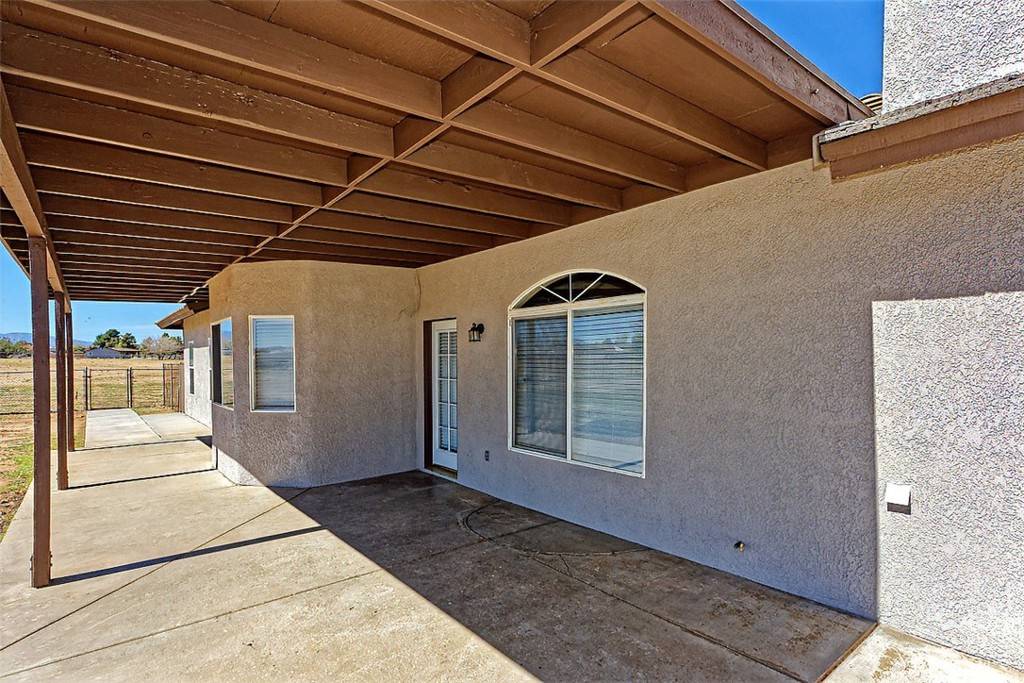 Oak Hills, CA 92344,13751 Mesquite ST