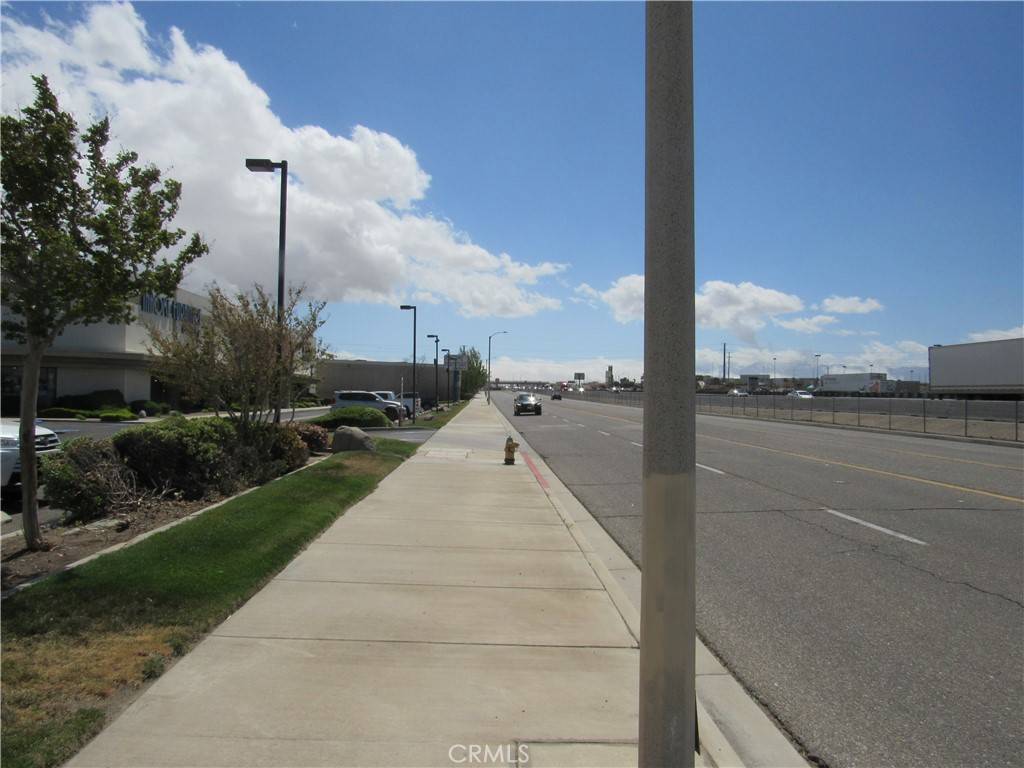 Victorville, CA 92395,12475 Mariposa RD