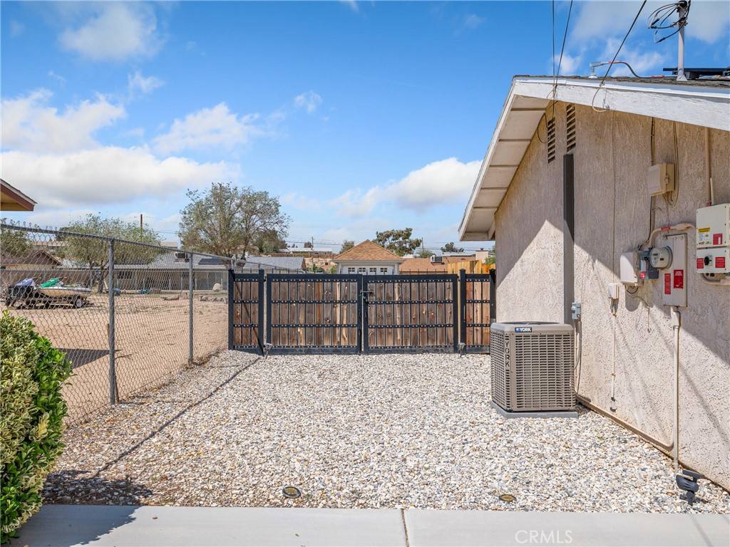 Hesperia, CA 92345,18890 Madrone ST
