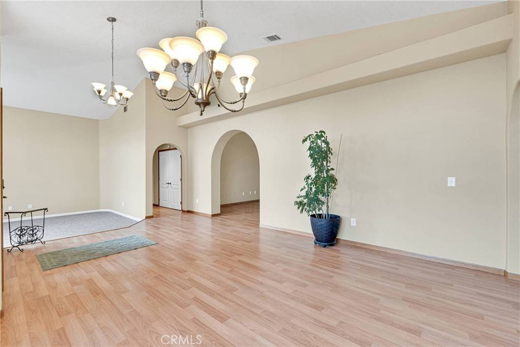 Apple Valley, CA 92307,19501 Kinai RD