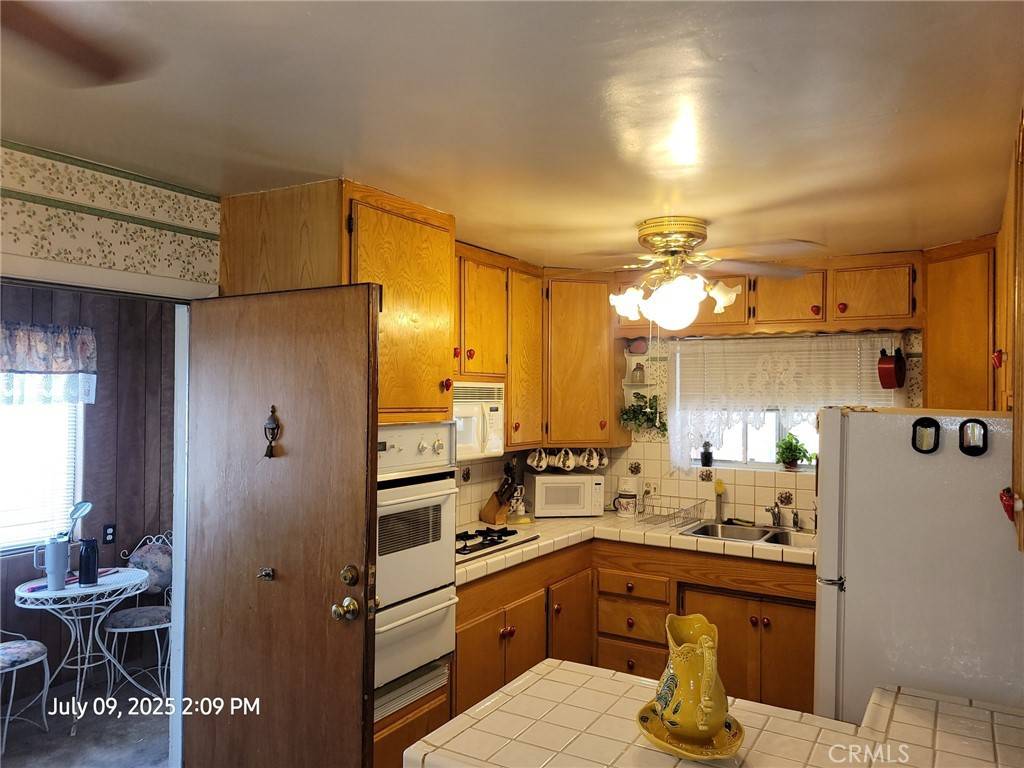 Adelanto, CA 92301,18340 Delicious ST