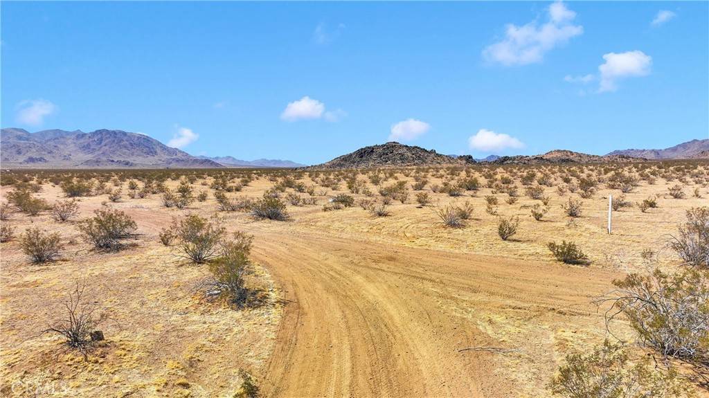 Lucerne Valley, CA 92356,0 Monolith RD