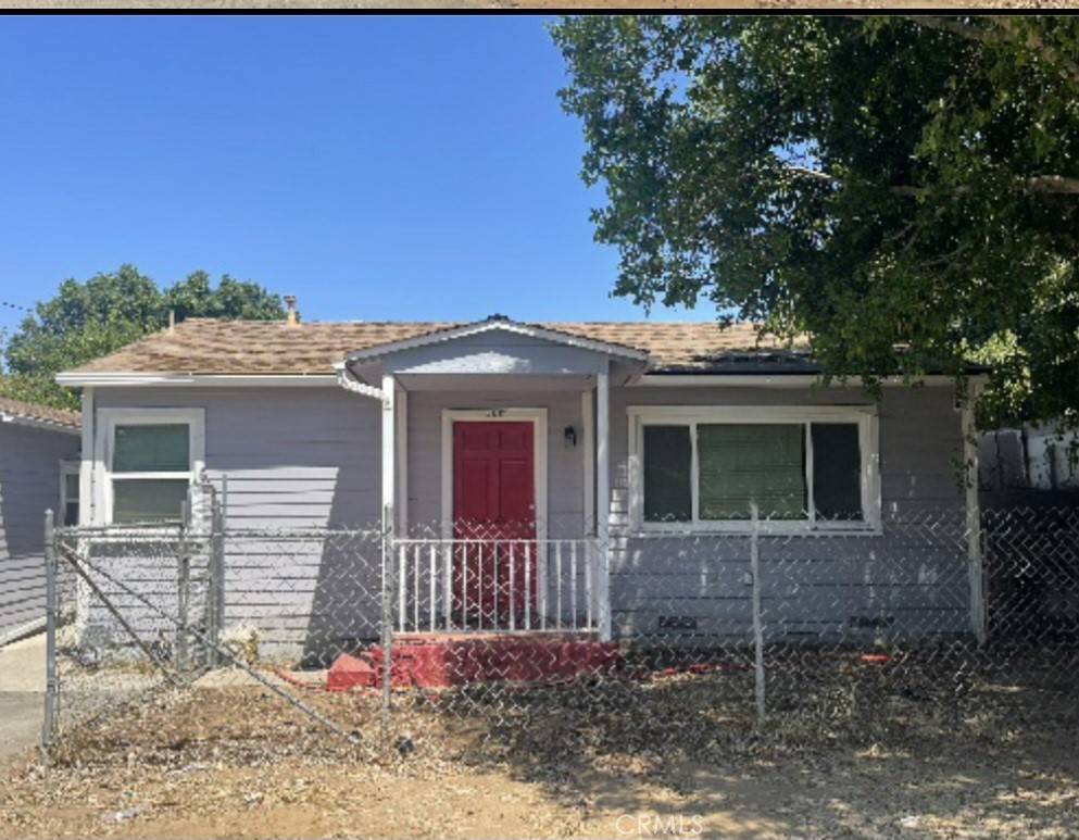 Fallbrook, CA 92028,522 S Pico AVE