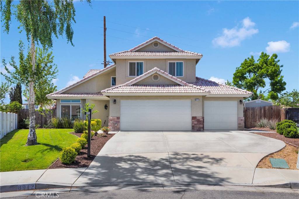 Hesperia, CA 92344,8912 Concord CT
