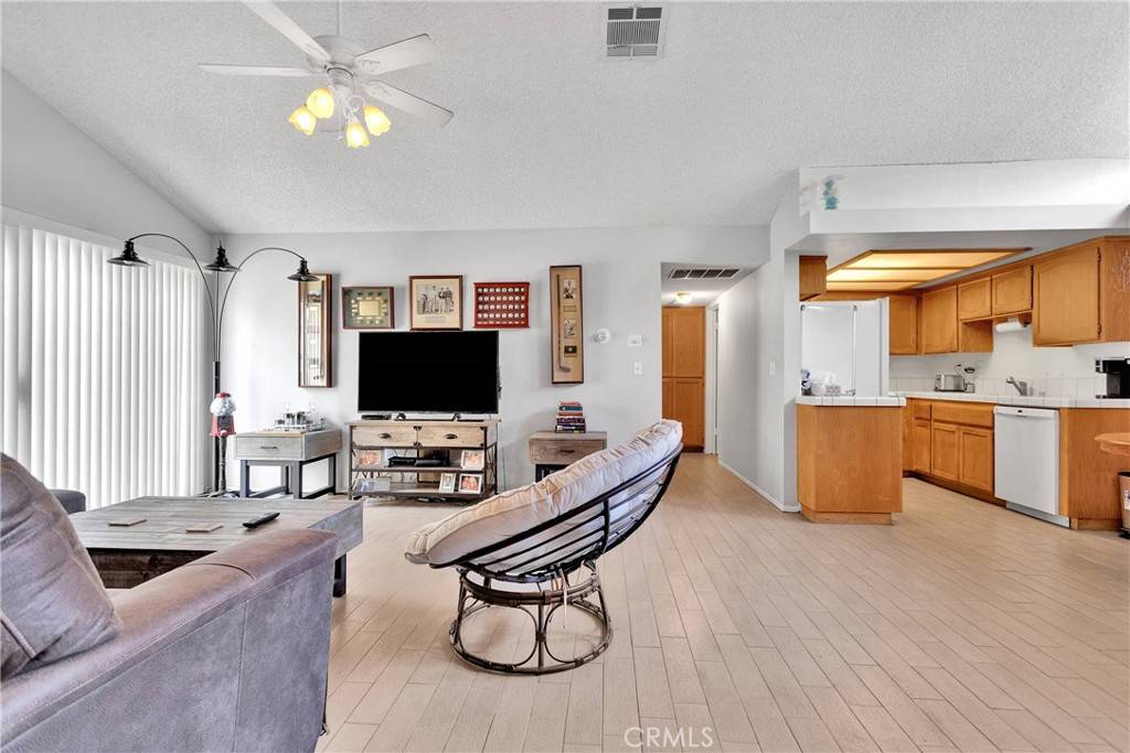 Apple Valley, CA 92308,11653 Pepper LN