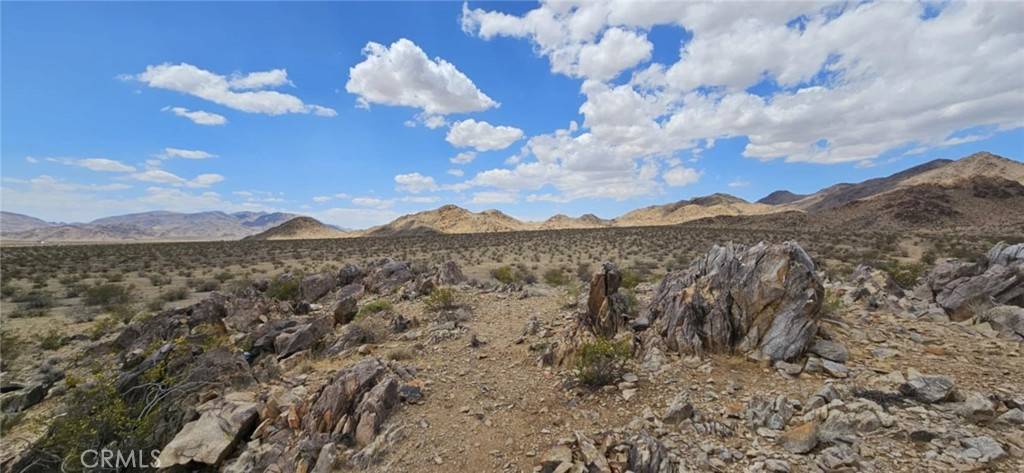 Lucerne Valley, CA 92356,800 Monolith RD