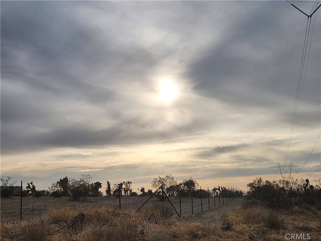 Phelan, CA 92371,15 Beekley