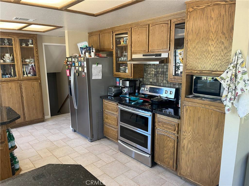 Pinon Hills, CA 92372,984 Pinon RD