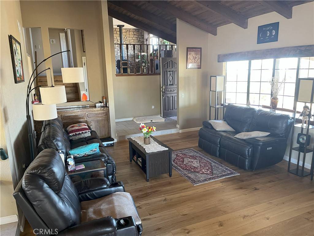 Pinon Hills, CA 92372,984 Pinon RD