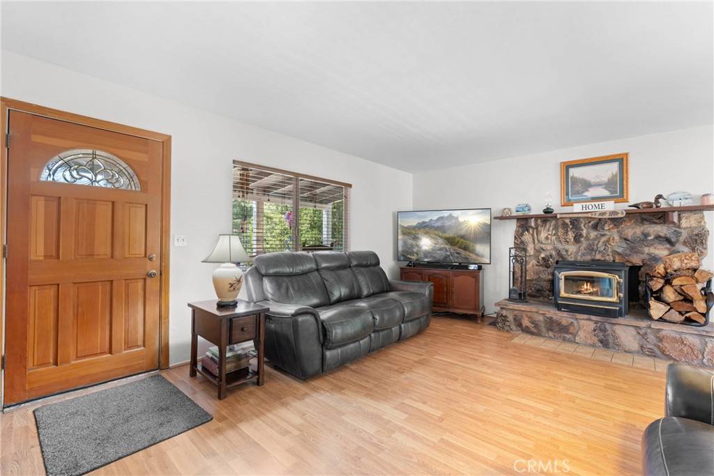 Wrightwood, CA 92397,26707 Swallowhill DR